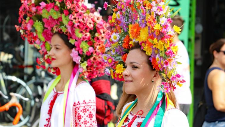 Women wearing traditional ukrainian headgear